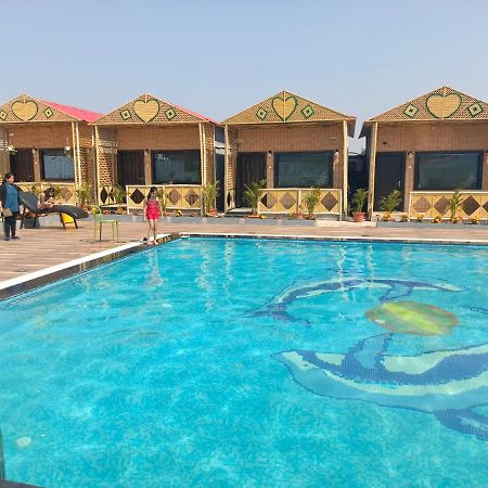 Midwaay Resort Patratu Buitenkant foto